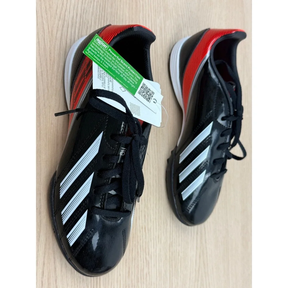 Adidas NWT‎ F10 TRX TF J Soccer Shoes Black White Red Youth Turf Trainers Size 5